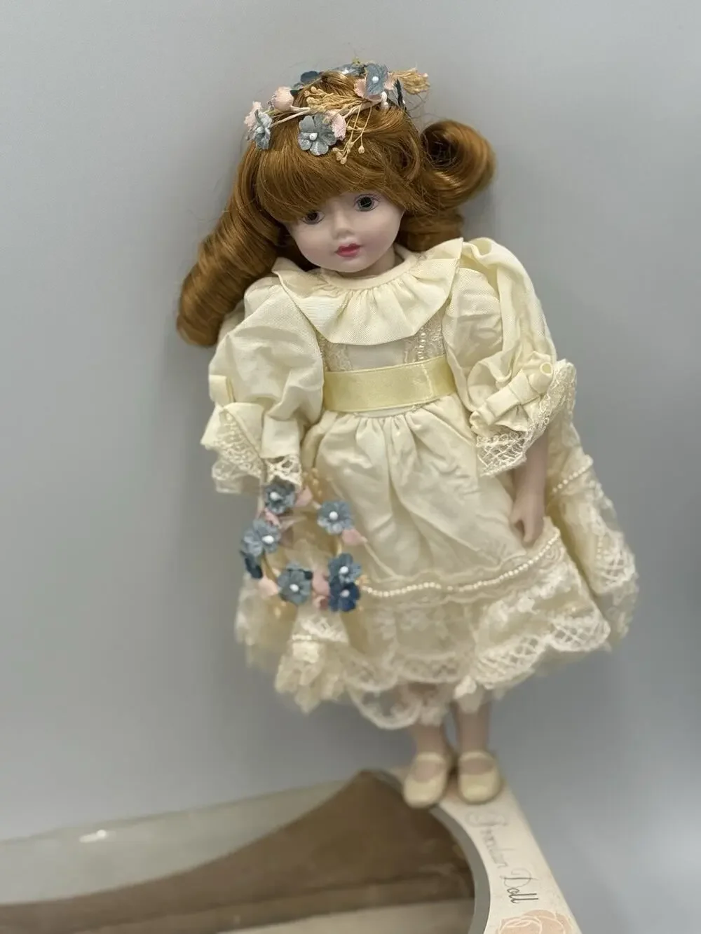 PORCELAIN VICTORIAN STYLE 11” BLONDE HAIR BLUE EYE DOLL♡ LOTS OF LACE